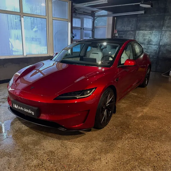 Tesla Model 3 Performance po aplikacji folii ochronnej PPF (4)